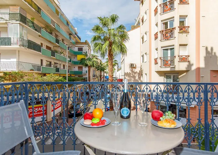 Nasturtium Yourhosthelper Apartman Cannes